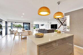 YALLA24-LUXURY RESORT STYLE HOLIDAY HOME