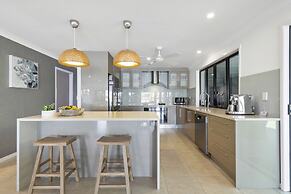 YALLA24-LUXURY RESORT STYLE HOLIDAY HOME