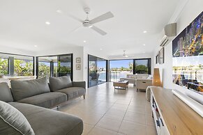 YALLA24-LUXURY RESORT STYLE HOLIDAY HOME