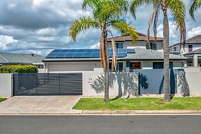 YALLA24-LUXURY RESORT STYLE HOLIDAY HOME