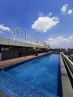 Warhol Residences Simpang Lima