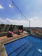Warhol Residences Simpang Lima