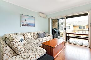 MARJ04- HOLIDAY APARTMENT IN MOOLOOLABA