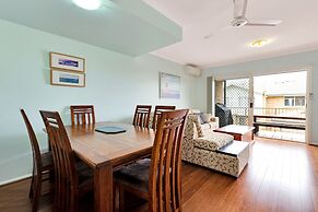 MARJ04- HOLIDAY APARTMENT IN MOOLOOLABA
