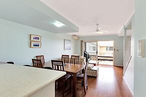 MARJ04- HOLIDAY APARTMENT IN MOOLOOLABA