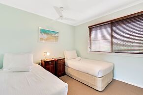 MARJ04- HOLIDAY APARTMENT IN MOOLOOLABA