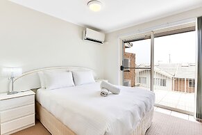 MARJ04- HOLIDAY APARTMENT IN MOOLOOLABA