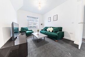 Lakes Seaside Retreat