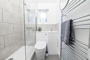 Lakes Seaside Retreat