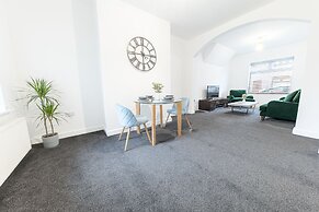 Lakes Seaside Retreat