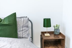 Lakes Seaside Retreat