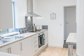 Lakes Seaside Retreat