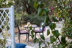 Trullo Bouganville in San Michele Salentino