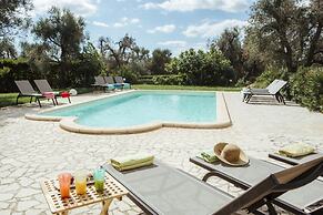 Trullo Bouganville in San Michele Salentino