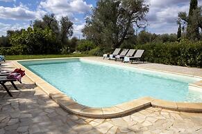 Trullo Bouganville in San Michele Salentino