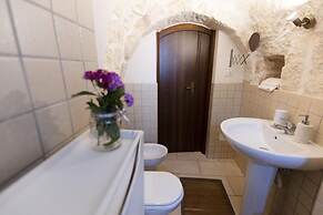 Trullo Bouganville in San Michele Salentino