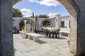 Trullo Bouganville in San Michele Salentino