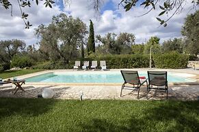 Trullo Bouganville in San Michele Salentino