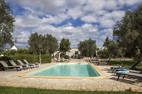 Trullo Bouganville in San Michele Salentino