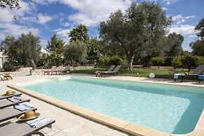 Trullo Bouganville in San Michele Salentino