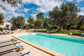 Trullo Bouganville in San Michele Salentino