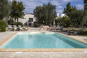 Trullo Bouganville in San Michele Salentino