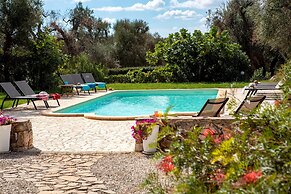 Trullo Bouganville in San Michele Salentino