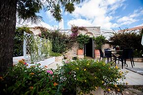 Trullo Bouganville in San Michele Salentino