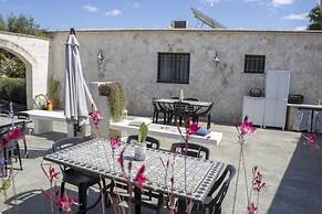 Trullo Bouganville in San Michele Salentino