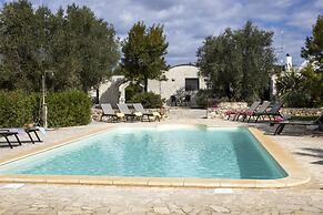 Trullo Bouganville in San Michele Salentino