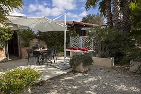 Trullo Bouganville in San Michele Salentino