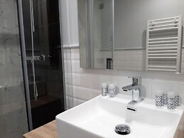 Apartamentos Celestina by gaiarooms