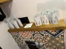 Hostal Erasmus by gaiarooms