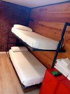 Hostal Erasmus by gaiarooms