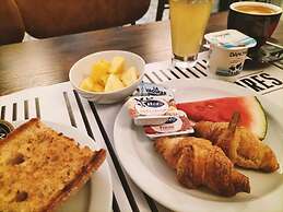 Hostal Erasmus by gaiarooms