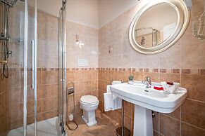 Maison Pitti Florence