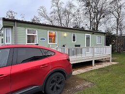 Charming Countryside Static Van With Entertainment