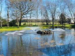 Charming Countryside Static Van With Entertainment
