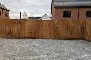 1 Bed Apartment Sleeps 2 - Parking & Wifi