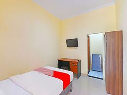 OYO 91445 Sandat Guest House