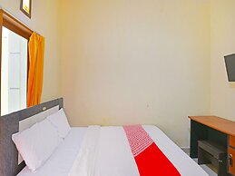 OYO 91445 Sandat Guest House