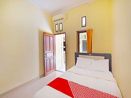 OYO 91445 Sandat Guest House