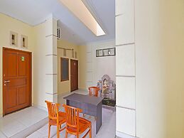 OYO 91445 Sandat Guest House