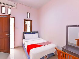 OYO 91445 Sandat Guest House