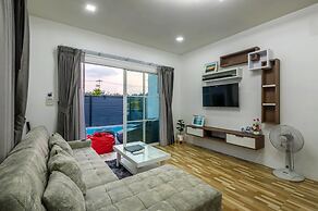 Lark Pool Villa Krabi