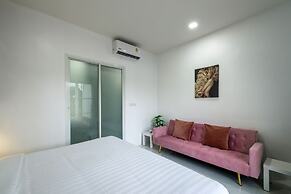 Lark Pool Villa Krabi