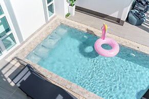 Lark Pool Villa Krabi