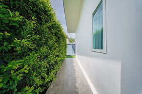 Lark Pool Villa Krabi