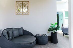 Lark Pool Villa Krabi