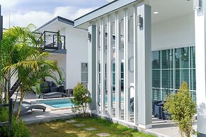 Lark Pool Villa Krabi